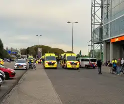 Meerdere supporters onwel in bus hulpdiensten massaal ingezet bij stadion