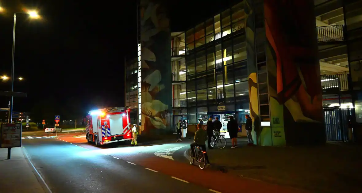 Brand parkeergarage snel onder controle - Foto 7