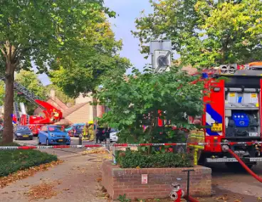 Brandweer ingezet voor grote brand in woning