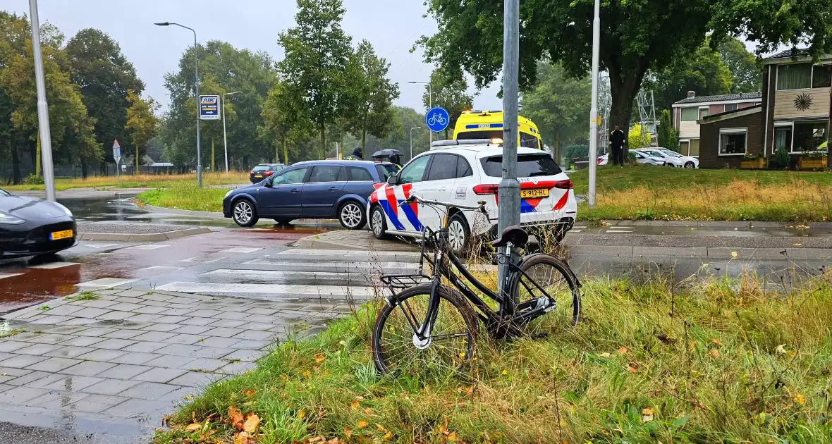 Opnieuw fietser geschept bij rotonde - Foto 3