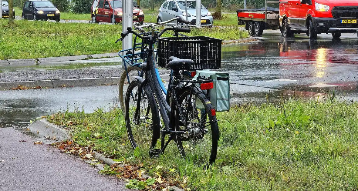 Opnieuw fietser geschept bij rotonde - Foto 5