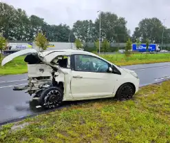 Auto's zwaar beschadigd na kop-staartbotsing