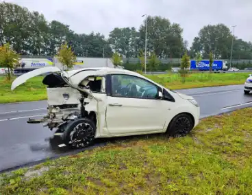 Auto's zwaar beschadigd na kop-staartbotsing