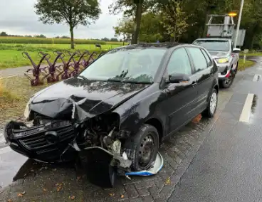 Auto die net van garage komt krijgt zelfde storing en vliegt uit de bocht