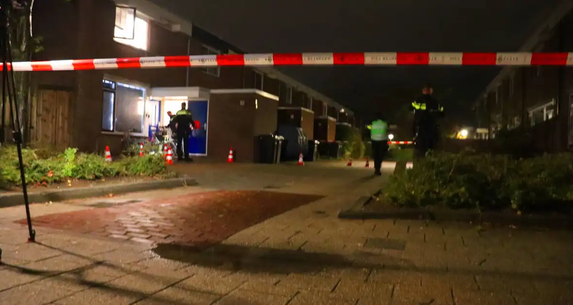 Politie doet onderzoek naar mogelijke explosie bij woning - Foto 1