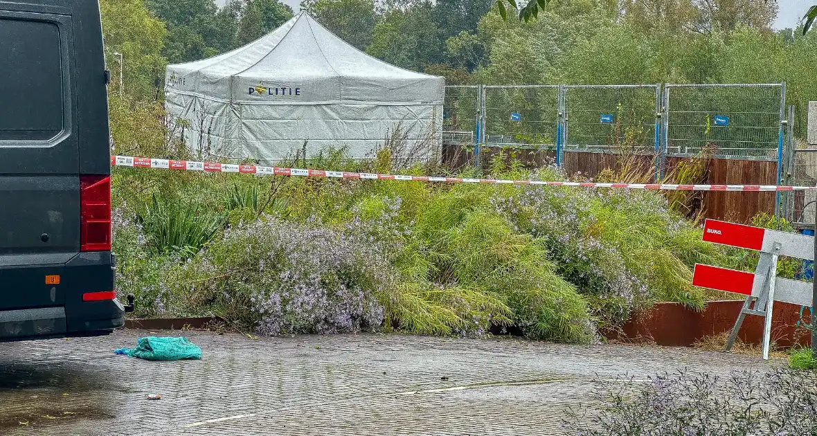 Lichaam gevonden in Beatrixpark, politie doet onderzoek - Foto 4