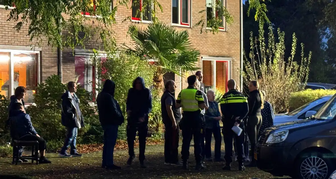 Bewoners op straat door stankoverlast - Foto 1