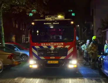 Brandweer blus brand in container