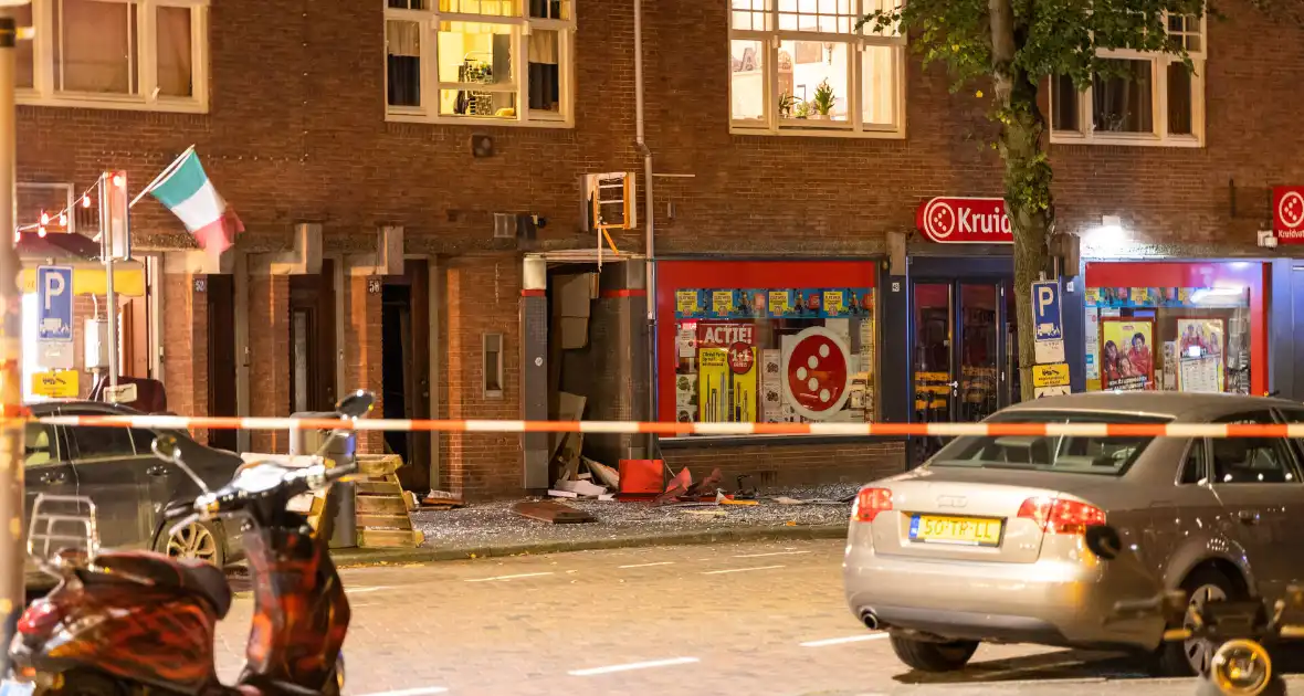 Ravage na plofkraak, daders voortvluchtig - Foto 14