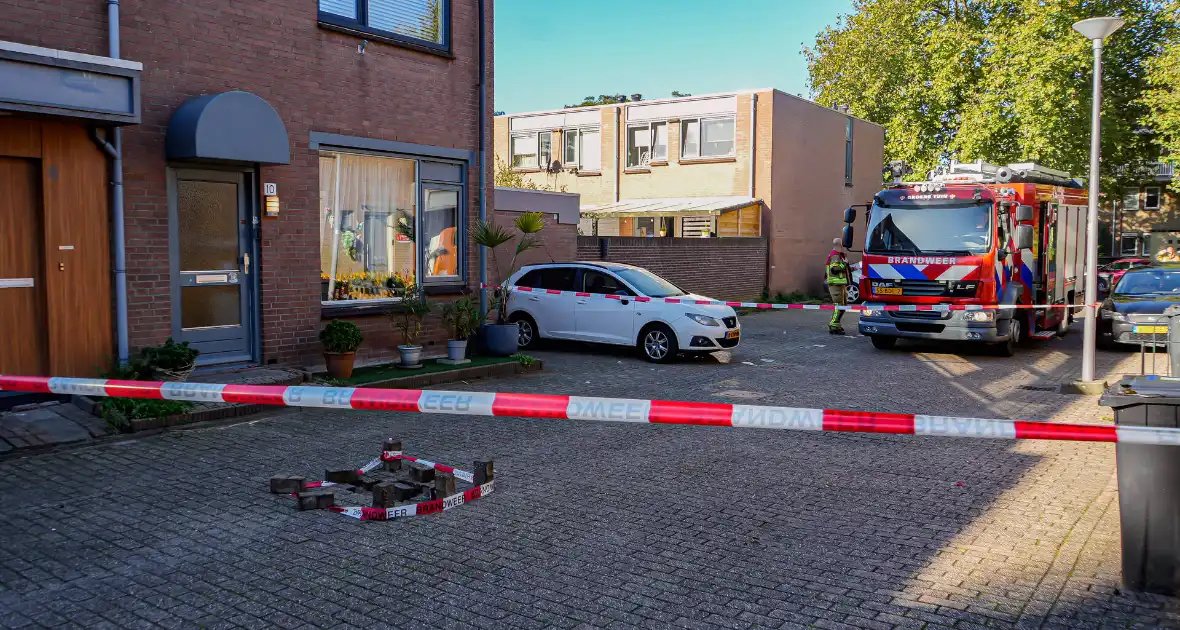 Brandweer ingezet na gat in wegdek