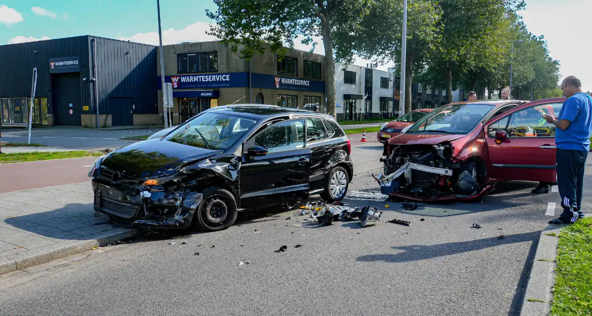 Keeractie leidt tot verkeersongeval - Foto 5