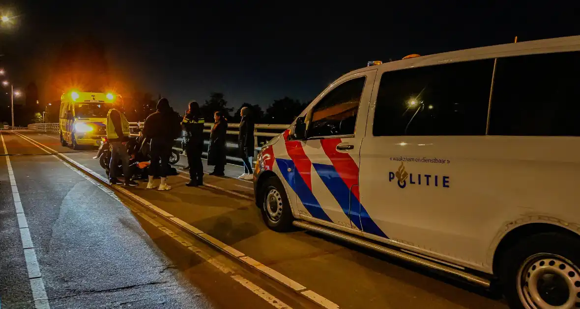 Scooterrijder gewond na uitwijkmanoeuvre voor kind - Foto 2