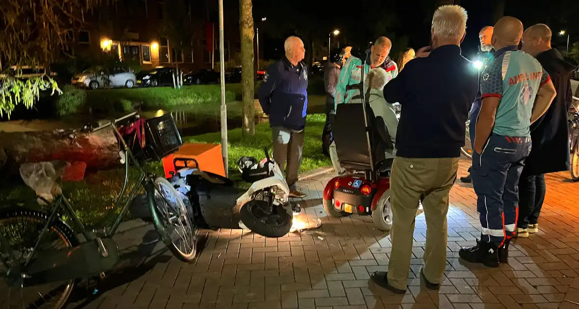 Scootmobieler aangereden door bezorger - Foto 1