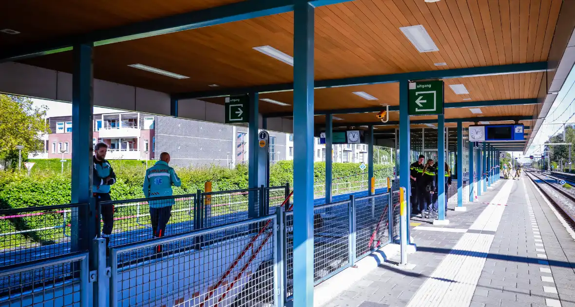 Persoon overleden na botsing met trein - Foto 4