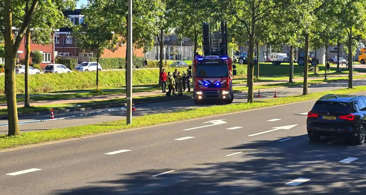 Picnic bezorgwagen vliegt in brand - Foto 1