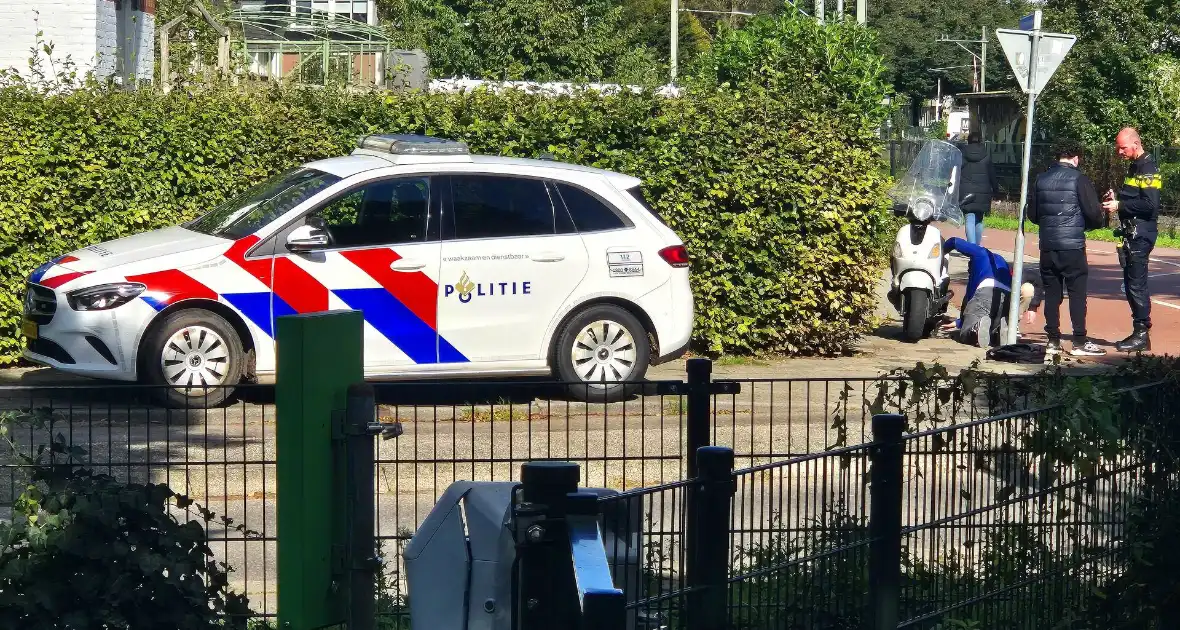 Scooterrijder geschept tijdens oversteken - Foto 4