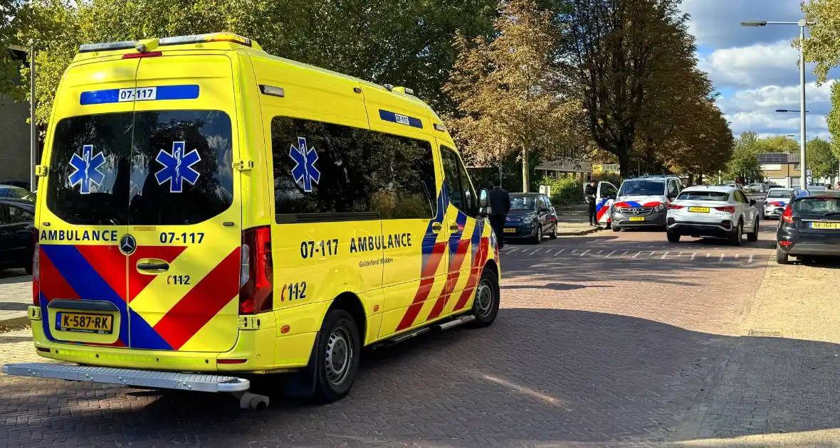 Fietser rijdt tegen openslaand portier - Foto 2