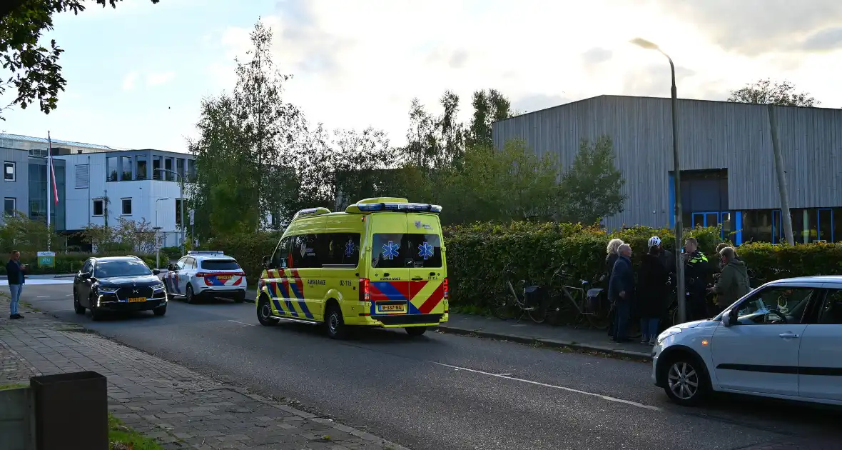 Fietsster gewon bij botsing met auto - Foto 1