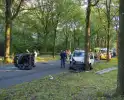 Enorme ravage nadat bus tegen boom rijd, één persoon aangehouden