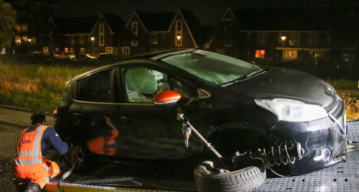 Inzittende gaan ervandoor na ongeval - Foto 11