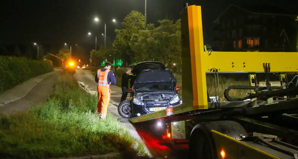 Inzittende gaan ervandoor na ongeval - Foto 6