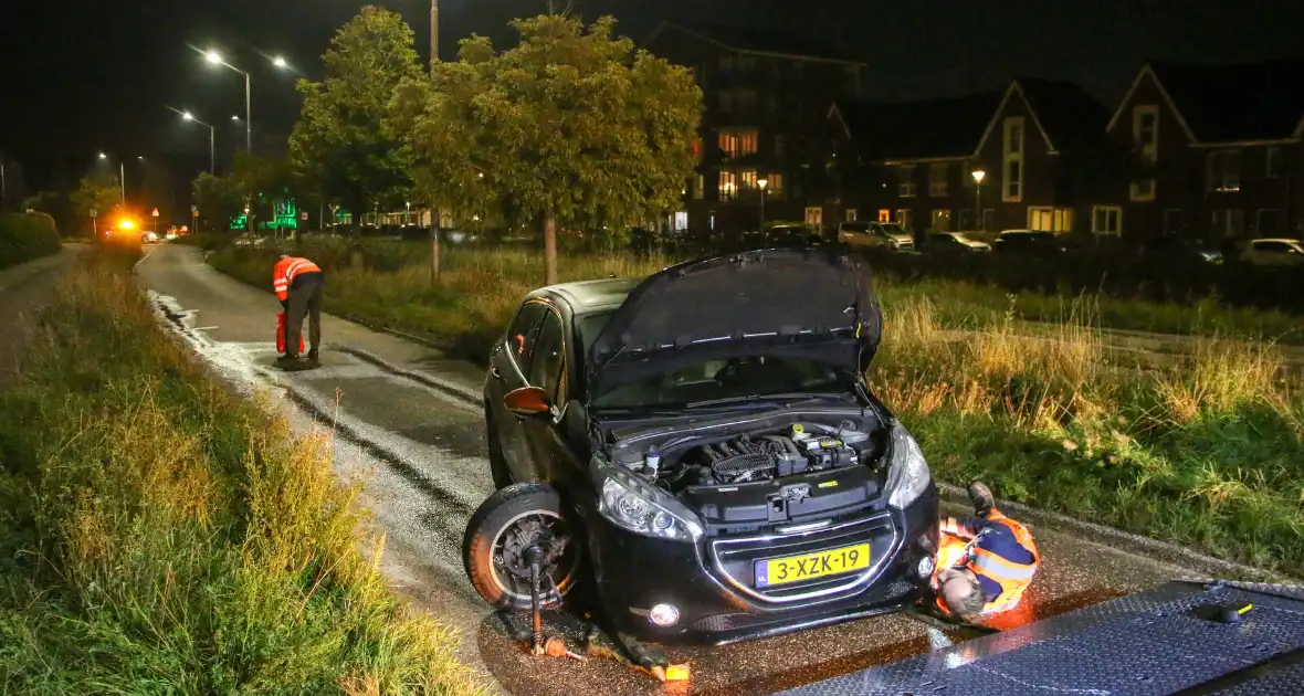 Inzittende gaan ervandoor na ongeval - Foto 9