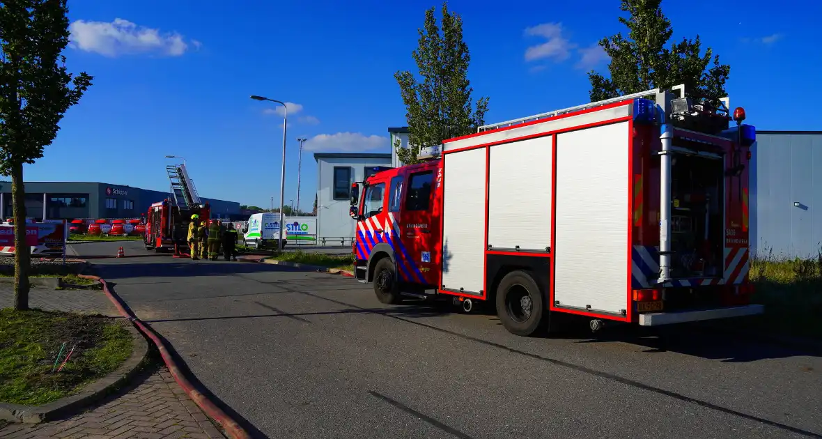 Brand bij meubelmaker snel onder controle - Foto 1