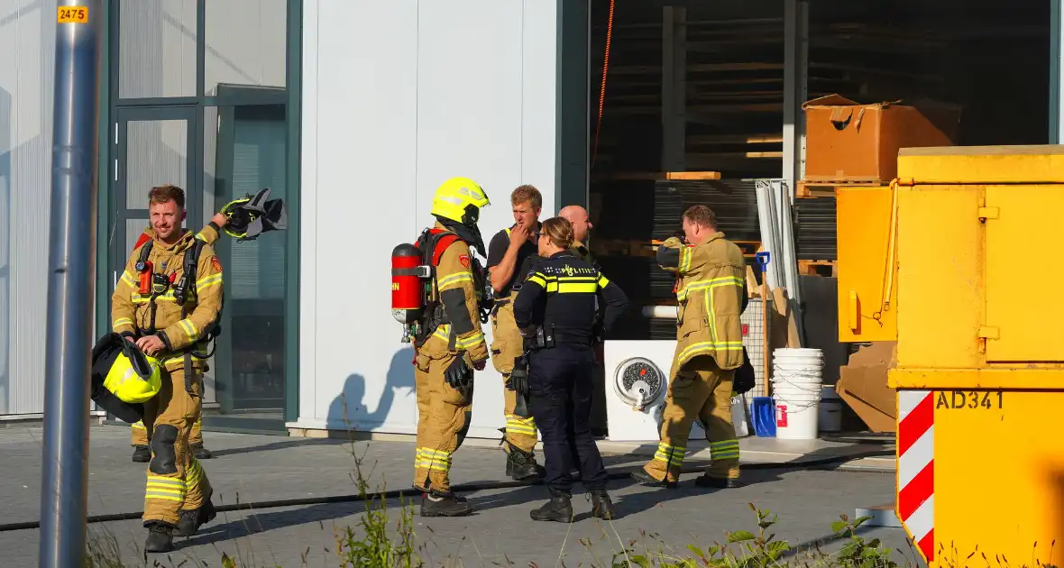 Brand bij meubelmaker snel onder controle - Foto 3