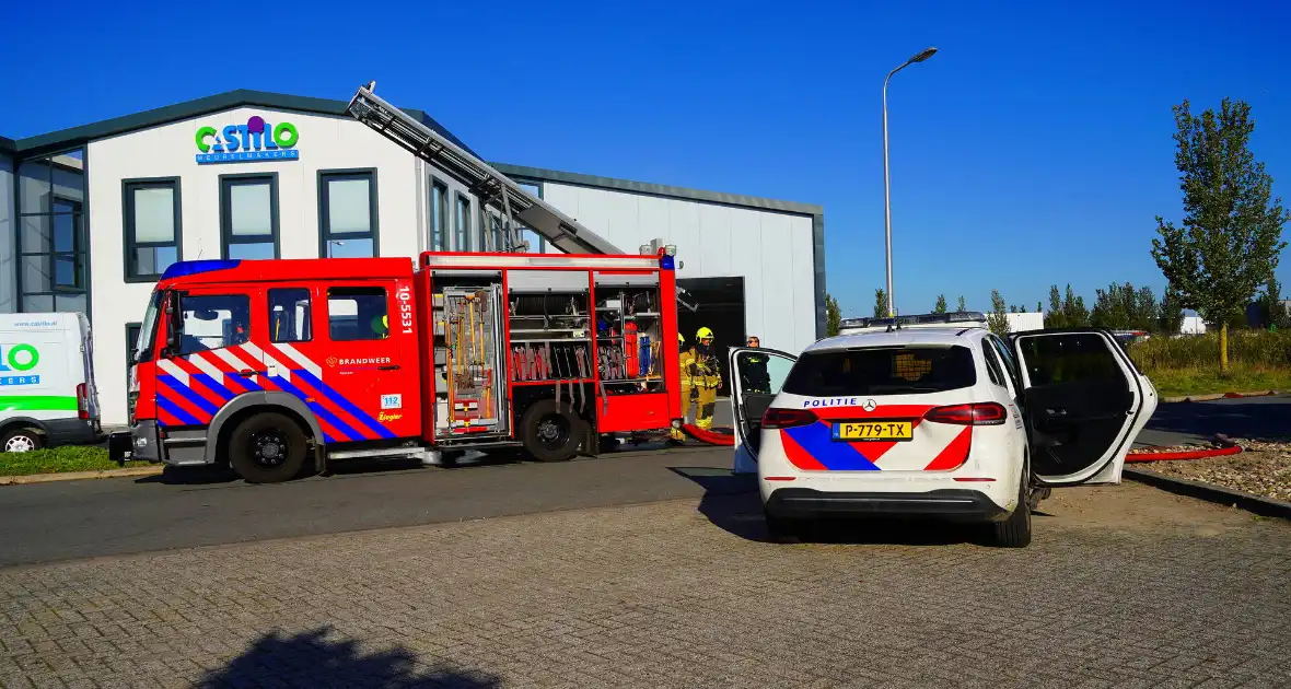 Brand bij meubelmaker snel onder controle - Foto 4