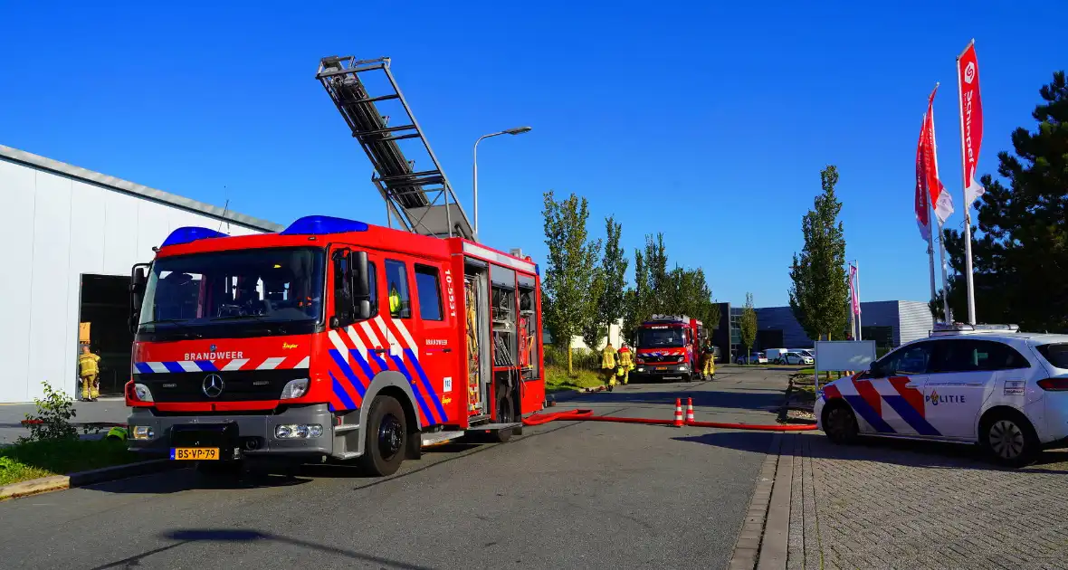 Brand bij meubelmaker snel onder controle - Foto 5