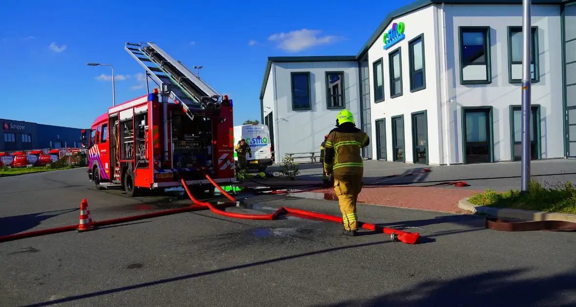 Brand bij meubelmaker snel onder controle - Foto 8