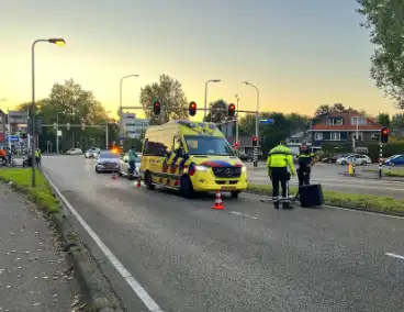 Bezorger op fiets gewond bij aanrijding met auto