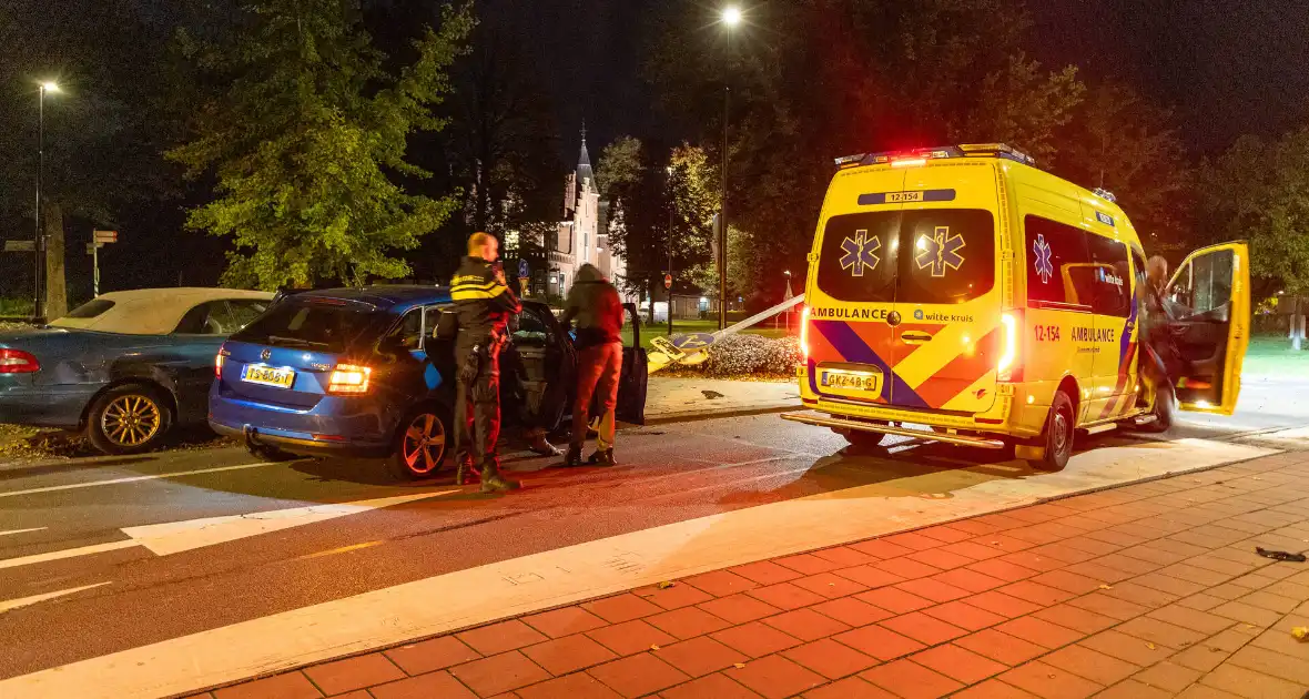 Geparkeerde auto loopt flinke schade bij ongeval - Foto 1