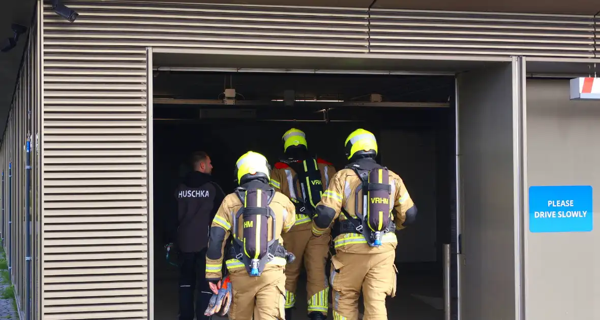 Beveiliger ziet rook en alarmeert brandweer - Foto 5