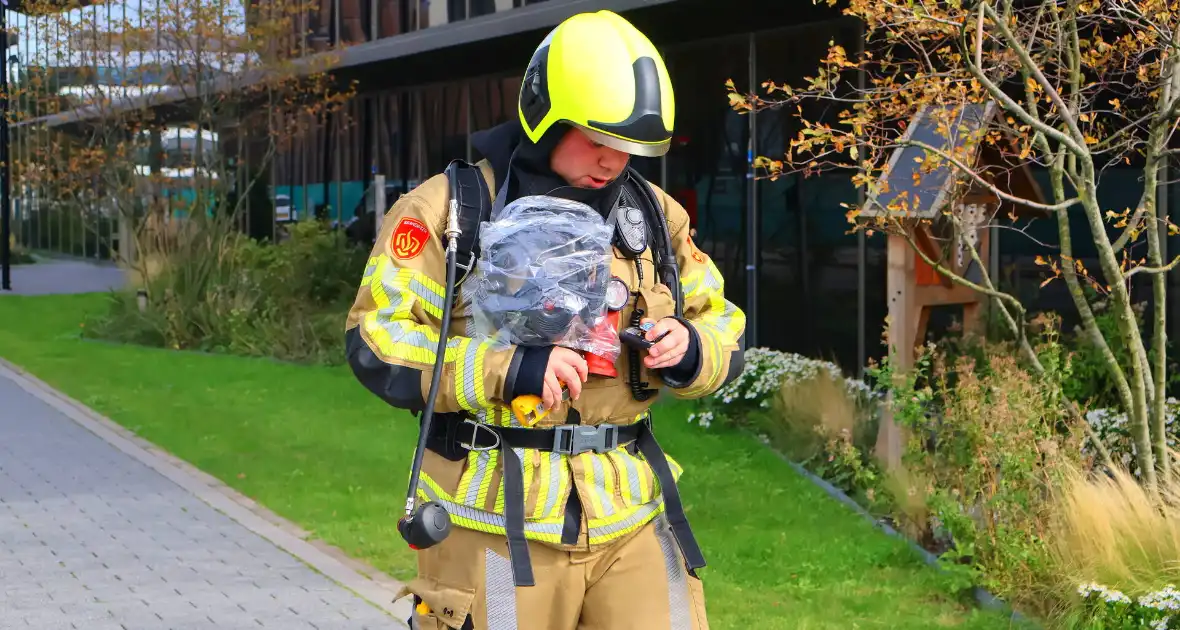 Beveiliger ziet rook en alarmeert brandweer - Foto 7