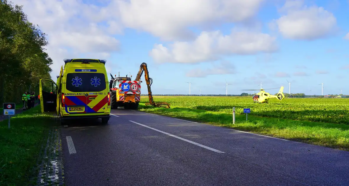 Automobilist komt om bij botsing met tractor