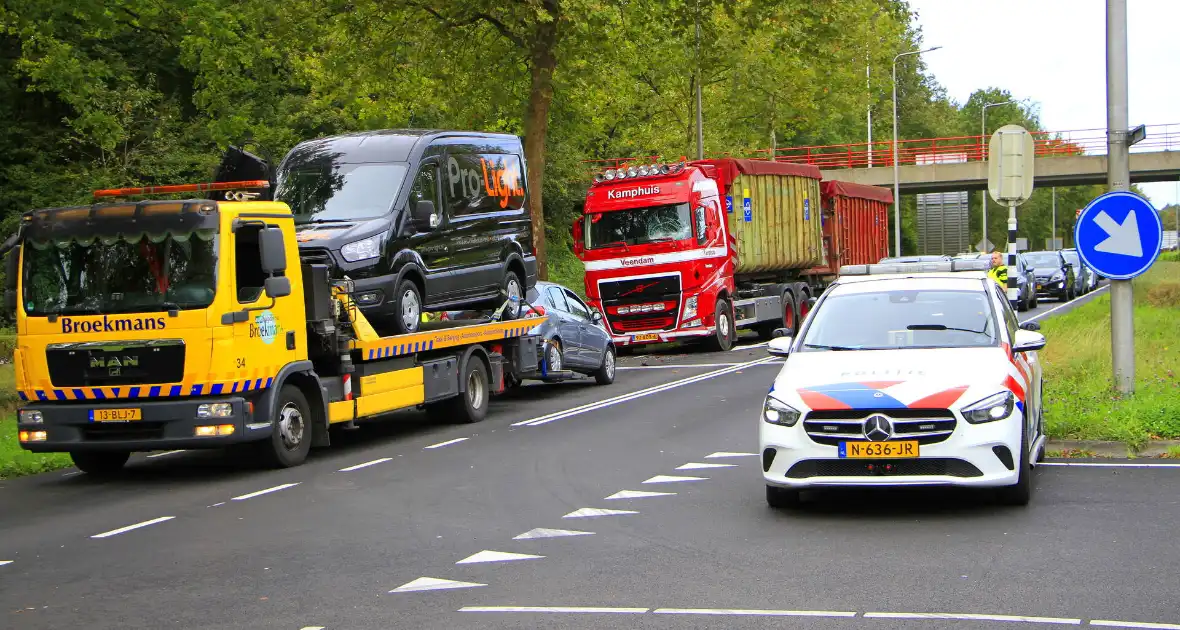 Vrachtwagen veroorzaakt kettingbotsing