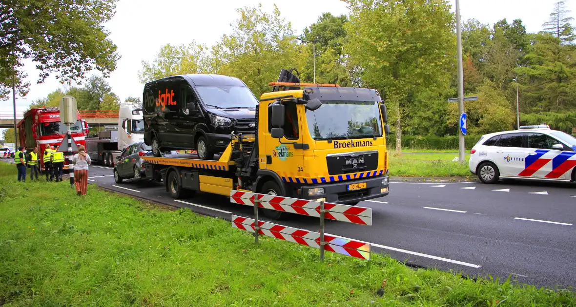 Vrachtwagen veroorzaakt kettingbotsing - Foto 1