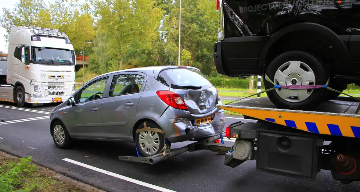 Vrachtwagen veroorzaakt kettingbotsing - Foto 4