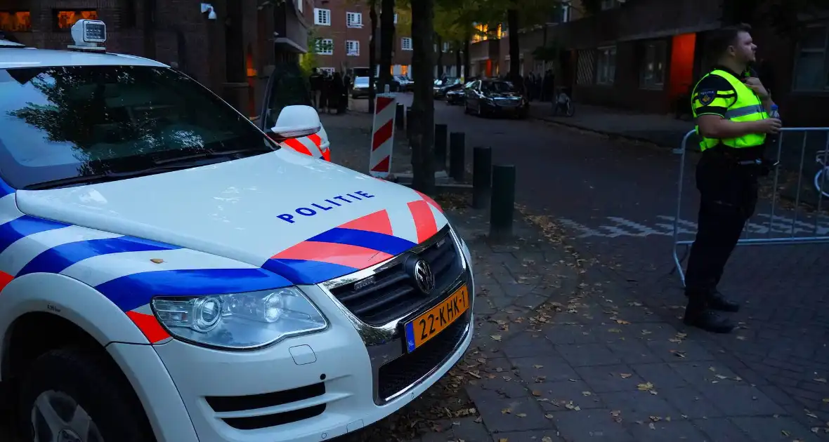 Veel beveiliging bij herdenking in synagoge - Foto 2