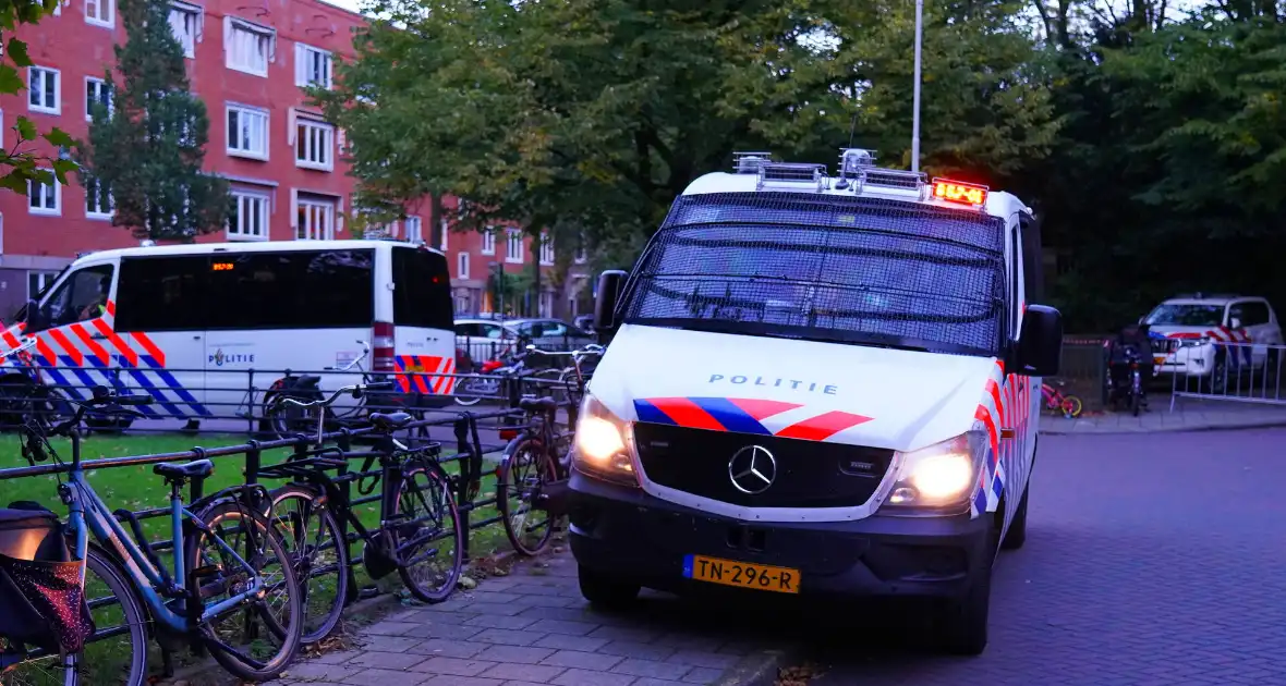 Veel beveiliging bij herdenking in synagoge - Foto 4