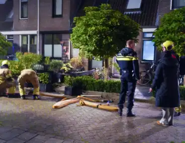 Politie onderzoekt explosie bij voordeur