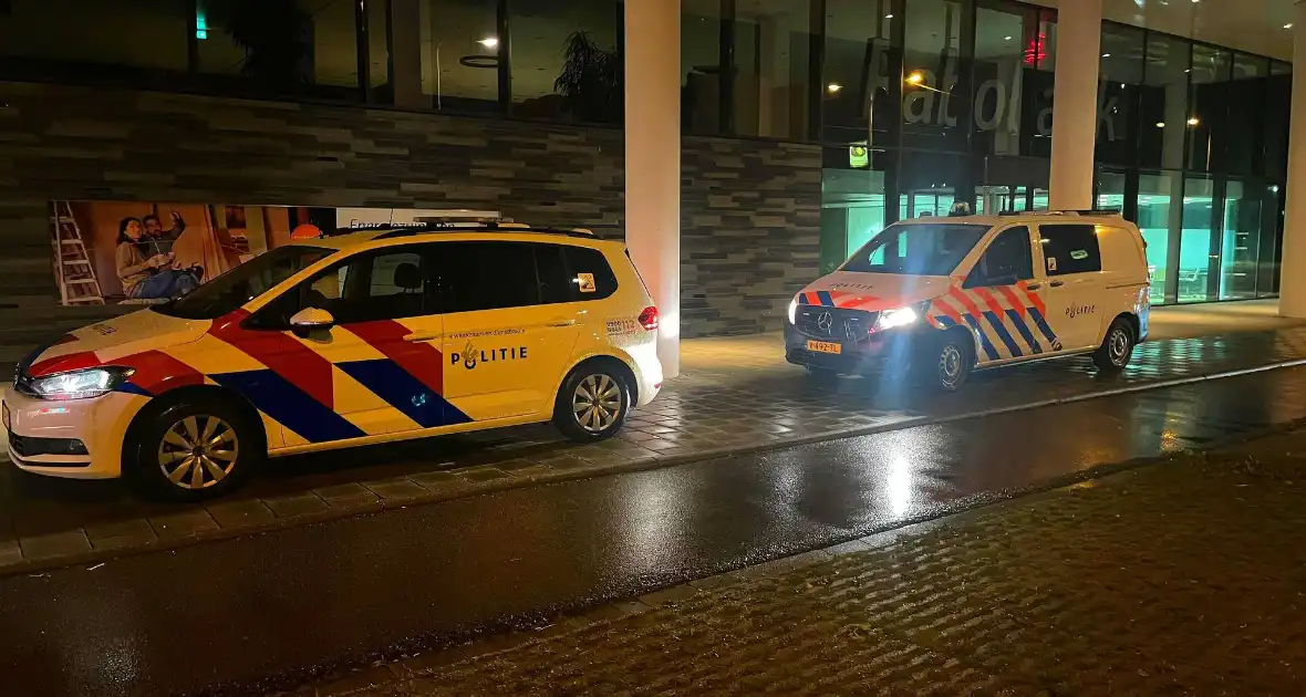 Politiehond speurt bouwterrein af wegens alarm - Foto 2