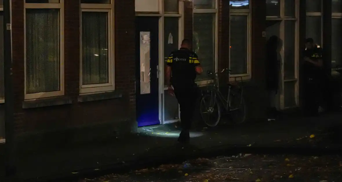 Twintig bewoners ontruimd na explosie in flatwoning - Foto 1