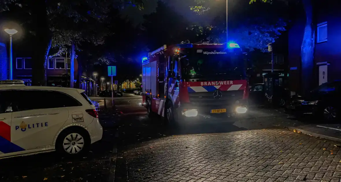 Twintig bewoners ontruimd na explosie in flatwoning - Foto 12