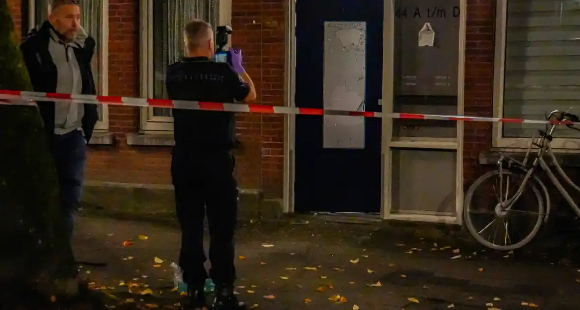 Twintig bewoners ontruimd na explosie in flatwoning - Foto 15