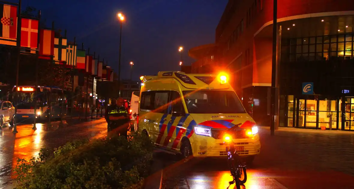 Fietser gewond bij botsing met pakketbezorger - Foto 2