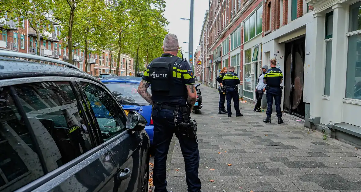 Politie massaal aanwezig na dreiging met mes - Foto 1