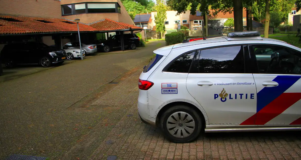 Politie doet onderzoek naar diefstal en sloop van autospiegels - Foto 1