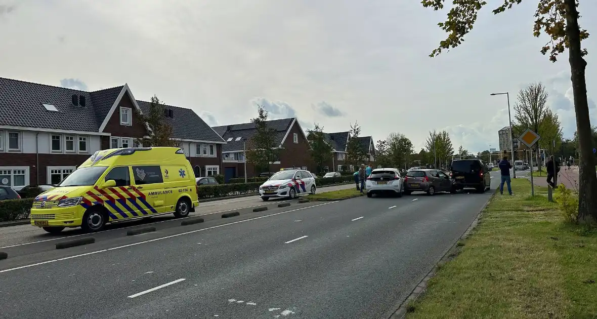 Grote opstopping door ongeval met drie voertuigen - Foto 7